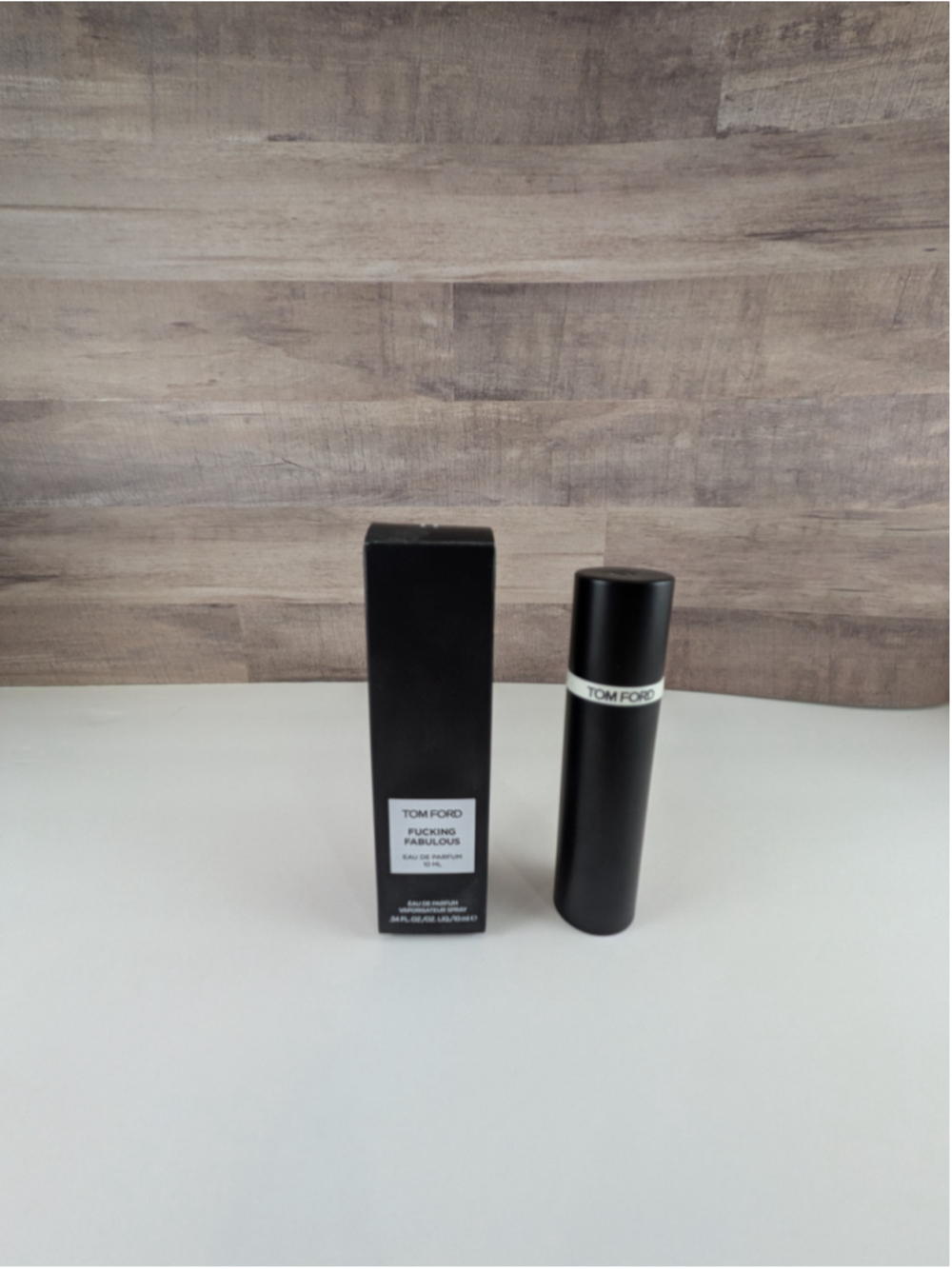 Women's TOM FORD Fing Fabulous Eau de Parfum 10ml Black White - Picture 5 of 7